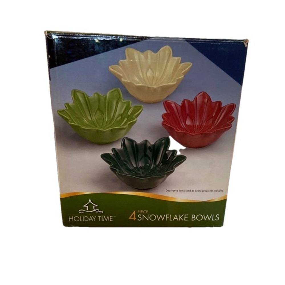 Christmas Holiday 4 Piece Entertain Bowl Snowflake Set Holiday Time Table Decor